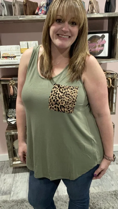 Sleeveless Leopard Print Pocket Tank