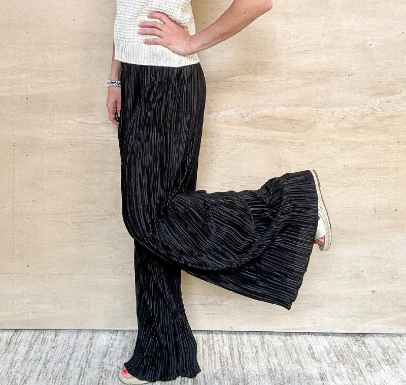 Pleated Straight Leg Pant - Black