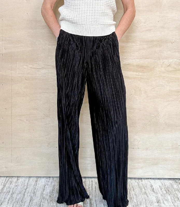 Pleated Straight Leg Pant - Black